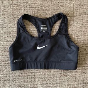Nike Pro Sports Bra